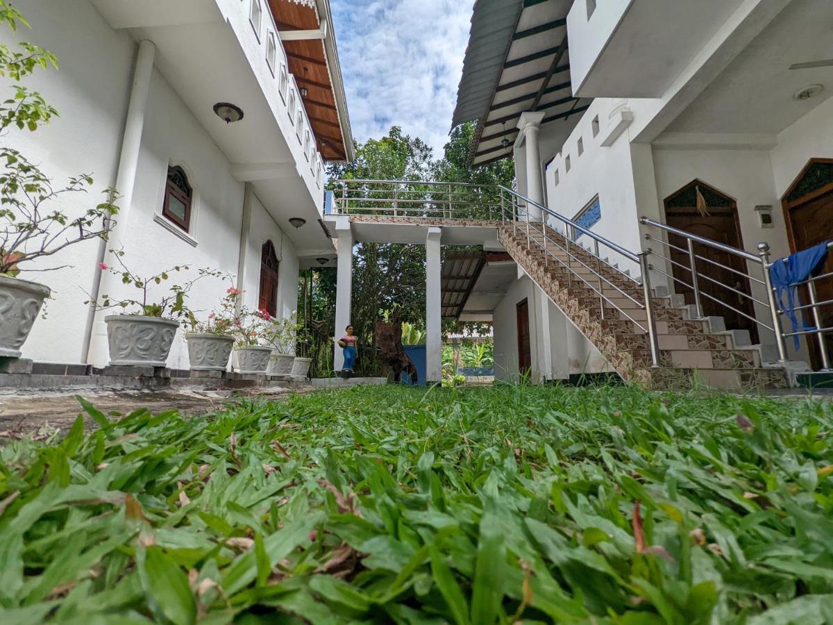 Tiny Royal Palace Unawatuna Buitenkant foto