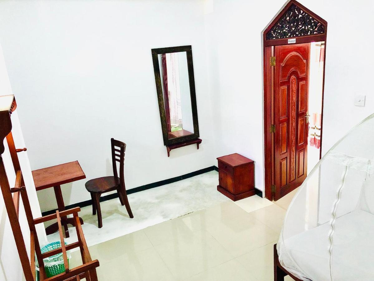 Tiny Royal Palace Unawatuna Buitenkant foto